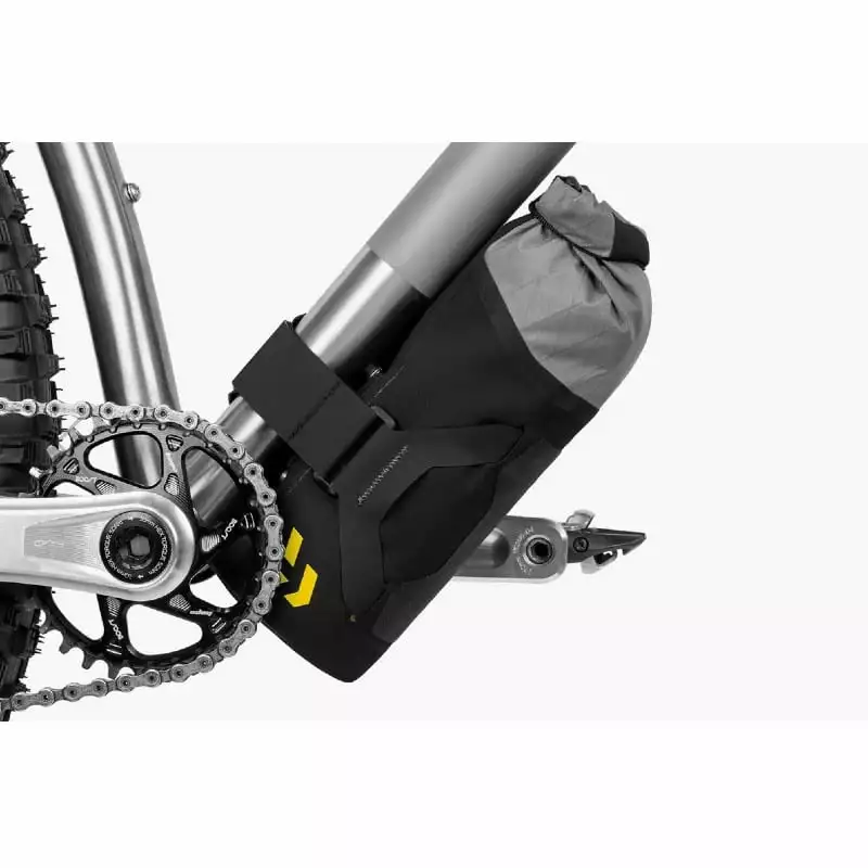 Apidura Backcountry DownTube Pack (1,8 L) 1 Apidura Backcountry DownTube Pack (1,8 L)